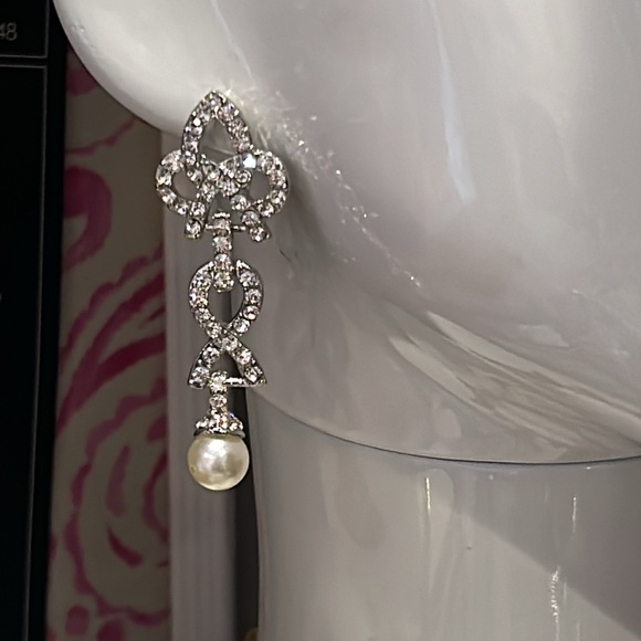 Stunning Crystal & Pearl Drop Unique Private Label Earrings-Boutique - Picture 7 of 8